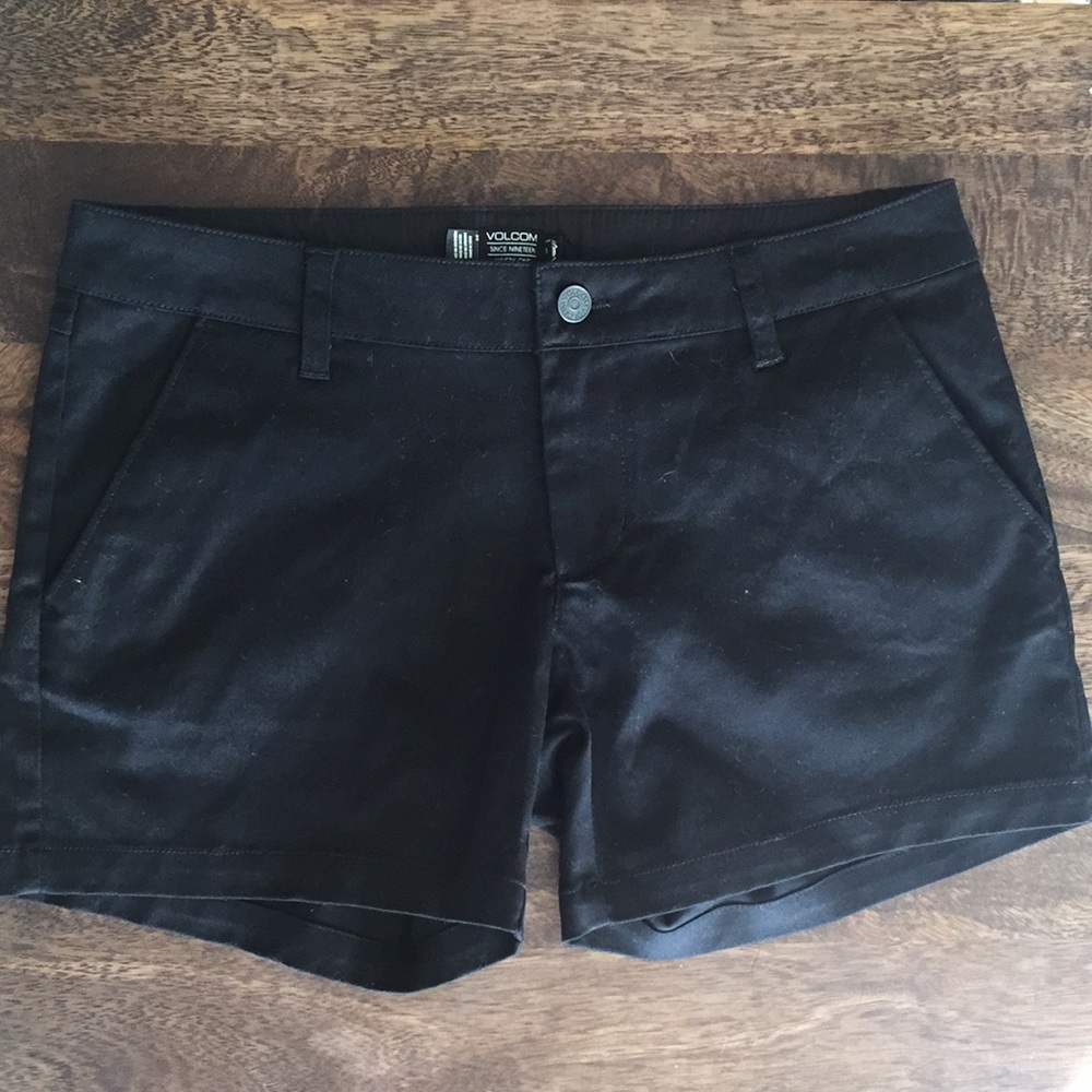 Volcom Frochickie Midi Shorts - Size 5